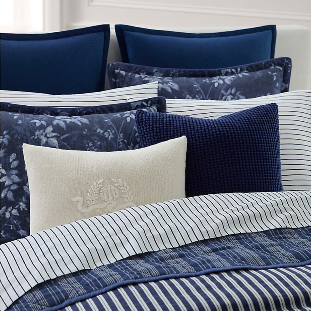 Ralph Lauren  Caterina king duvet and 2 shams set - Picture 2 of 6